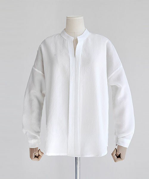 DHOLIC（ディーホリック）の「オータムカラーVスリットブラウス（シャツ/ブラウス・レディース・ディープグリーン/ブラック/ホワイト/マスタード/ワイン・FREE）」の2枚目の写真