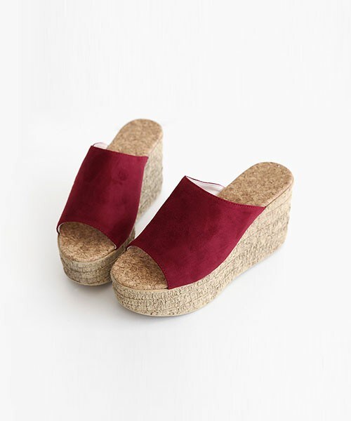 DHOLIC（ディーホリック）の「フェイクスエードウェッジヒールサンダル（サンダル・レディース・カーキ/カーキグレー/ネイビー/ブラウン/ブラック/ベージュ/ワイン・225/230/235/240/245）」の7枚目の写真