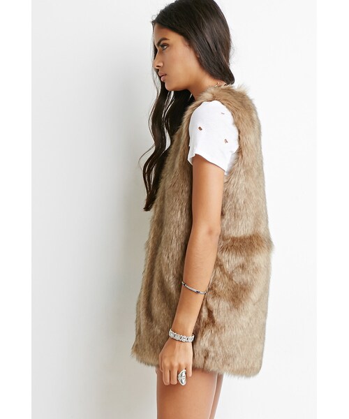 FOREVER 21(フォーエバー トゥエンティーワン)の「フェイクファーベスト(ジャケット/アウター・レディース・BROWN・Small/Medium/Large)」の2枚目の写真