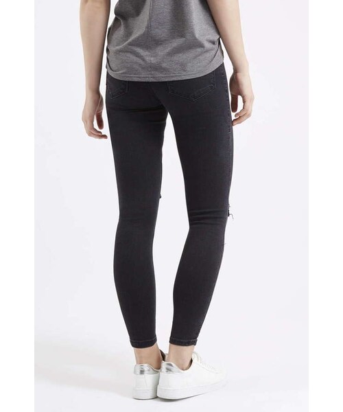 TOPSHOP（トップショップ）の「Petite moto ripped joni jeans（デニムパンツ・レディース・Black・W2428/W2528/W2628/W2828/W3028/W3228）」の2枚目の写真
