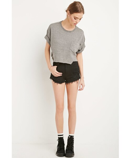 FOREVER 21（フォーエバー トゥエンティーワン）の「FOREVER 21 Distressed Denim Cutoffs（その他パンツ・レディース・Black・24/25/26/27/28/29/30/31）」の2枚目の写真