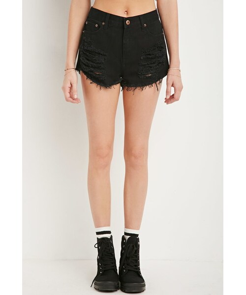 FOREVER 21（フォーエバー トゥエンティーワン）の「FOREVER 21 Distressed Denim Cutoffs（その他パンツ・レディース・Black・24/25/26/27/28/29/30/31）」の4枚目の写真