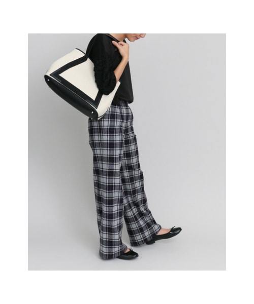 RODE SKO（ロデスコ）の「CAMELIA リボンラウンドバレエ（シューズ・レディース・BLACK/RED・35/36/37/38/39）」の4枚目の写真