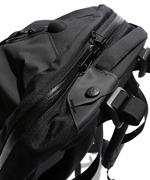 ARC'TERYX（アークテリクス）の「ARRO 22（バッグ・メンズ・ブラック・ONE SIZE）」の6枚目の写真