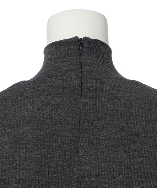 G.V.G.V.（ジーヴィージーヴィー）の「RIBBED WOOL JERSEY HIGH NECK TOP（トップス・レディース・GREY/BLACK/BGD/KHAKI・XS）」の8枚目の写真