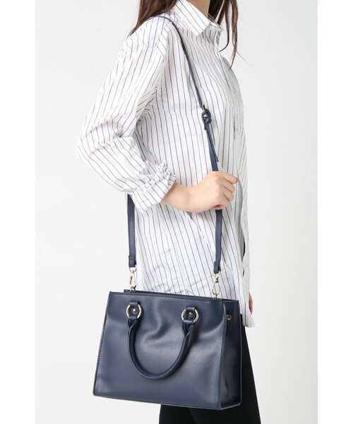 JOURNAL STANDARD relume(ジャーナルスタンダード レリューム)の「RELUMEレザーショルダーバッグ(バッグ・レディース・ブラック/ホワイト/ネイビー・フリー)」の3枚目の写真