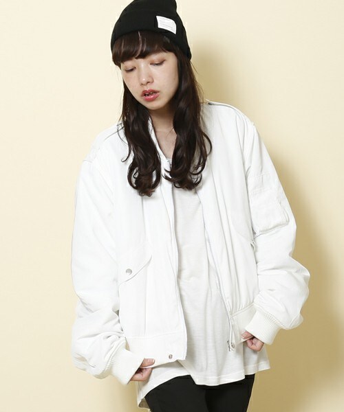 unrelaxing（アンリラクシング）の「オーバーサイズMA-1ブルゾン UR-190W（ミリタリージャケット・レディース・ホワイト/ブラック・X-SMALL/SMALL/MEDIUM/LARGE）」の11枚目の写真