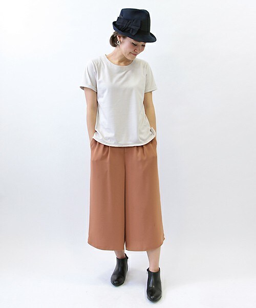 FREDY&GLOSTER(フレディアンドグロスター)の「ビーガンスエードプルオーバー(Tシャツ/カットソー・レディース・キナリ/キャメル・38)」の4枚目の写真