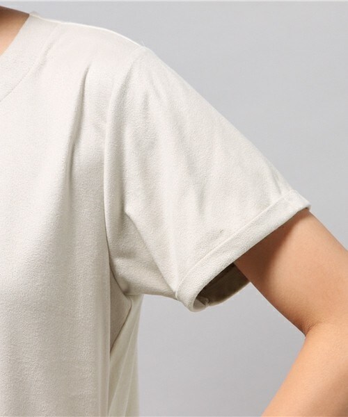 FREDY&GLOSTER(フレディアンドグロスター)の「ビーガンスエードプルオーバー(Tシャツ/カットソー・レディース・キナリ/キャメル・38)」の11枚目の写真