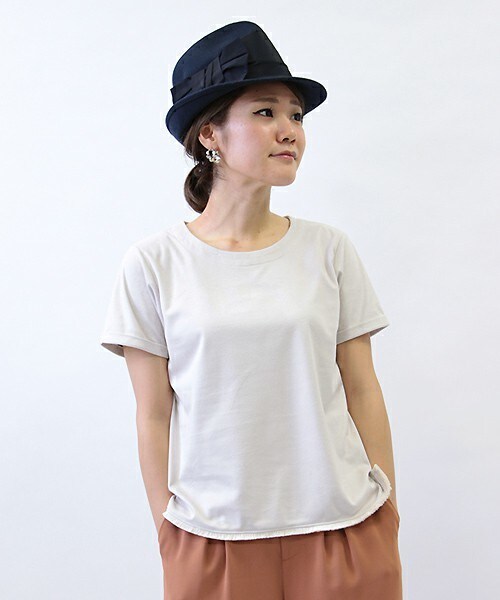 FREDY&GLOSTER(フレディアンドグロスター)の「ビーガンスエードプルオーバー(Tシャツ/カットソー・レディース・キナリ/キャメル・38)」の2枚目の写真