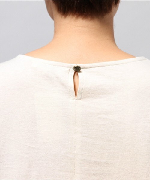 FREDY&GLOSTER(フレディアンドグロスター)の「ビーガンスエードプルオーバー(Tシャツ/カットソー・レディース・キナリ/キャメル・38)」の10枚目の写真