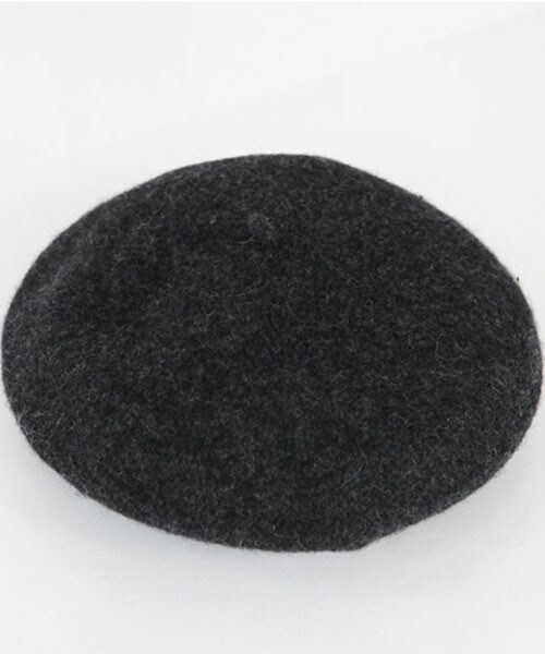 DHOLIC（ディーホリック）の「18colorsウールベレー帽（ハンチング/ベレー帽・レディース・アイボリー/オートミール/オレンジ/カーキ/グレー/スカイブルー/ダークベージュ/ディープピンク/ネイビー/パープル/ピンク/ブラック/ブラックグレー/ブルー/マスタード/ライトグレー/ライトベージュ/レッド・ONE）」の4枚目の写真