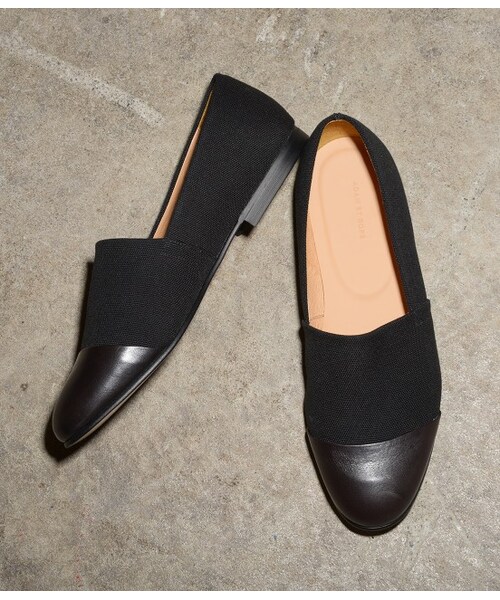 ADAM ET ROPE'（アダムエロペ）の「キャンバス×スムースレザー ストレートチップスリッポン（シューズ・メンズ・ブラック/ダークブラウン/ネイビー・41.0/42.0/43.0/44.0）」の2枚目の写真