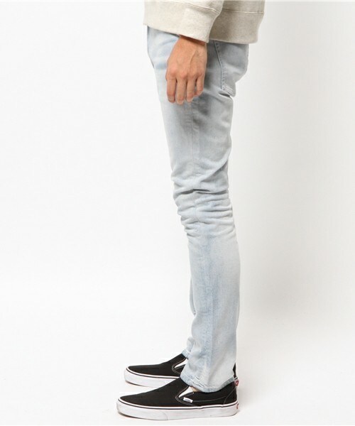 FREDY&GLOSTER（フレディアンドグロスター）の「【佐藤アツヒロさん ドラマ 着用】スキニー5Pパンツ（デニムパンツ・メンズ・サックスブルー・S/M/L）」の2枚目の写真