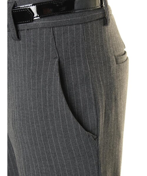 31 Sons de mode（トランテアン　ソン　ドゥ　モード）の「ベルト付ストライプロングパンツ（パンツ・レディース・グレー/ブラック/オフホワイト・36/38）」の8枚目の写真