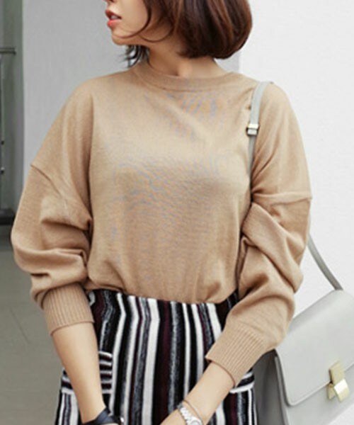 DHOLIC（ディーホリック）の「ラウンドネックショルダードロップヘムニットトップス（ニット/セーター・レディース・アイボリー/カーキ/グレー/ネイビー/ブラック/ベージュ・FREE）」の4枚目の写真