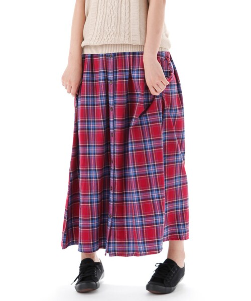 Honeys（ハニーズ）の「チェックロングスカート（スカート・レディース・アカチェック/コンチェック/アカ×コン/コン×アカ/ブルー×クロ・Ｆ）」の4枚目の写真