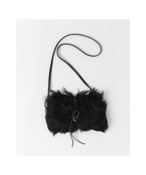 URBAN RESEARCH（アーバンリサーチ）の「MUUN FURCLUTCHBAG（バッグ・レディース・WHITE/BLACK・-）」の3枚目の写真