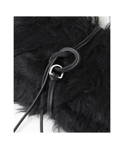 URBAN RESEARCH（アーバンリサーチ）の「MUUN FURCLUTCHBAG（バッグ・レディース・WHITE/BLACK・-）」の6枚目の写真