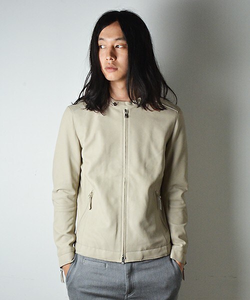 2 class.ics（トゥークラスドットイクス）の「シングルレザー