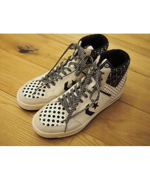 FRAPBOIS（フラボア）の「WEAPON（スニーカー・メンズ・ホワイト・4/5/6/7/8/9）」の2枚目の写真