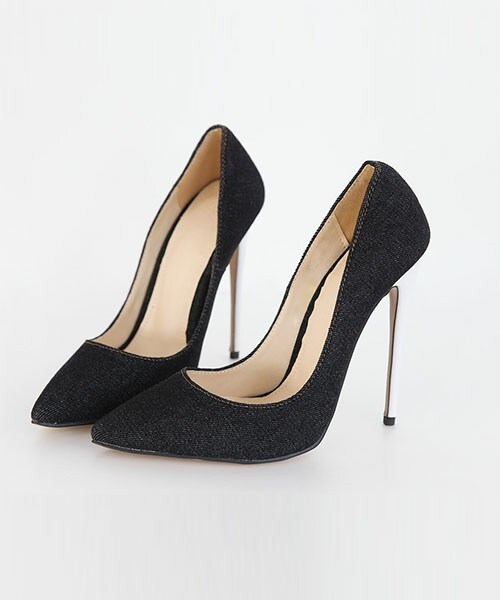 DHOLIC(ディーホリック)の「デニムディティールポインテッドトゥハイヒール(パンプス・レディース・ディープブルーデニム/ブラック・225/230/235/240/245/250)」の2枚目の写真