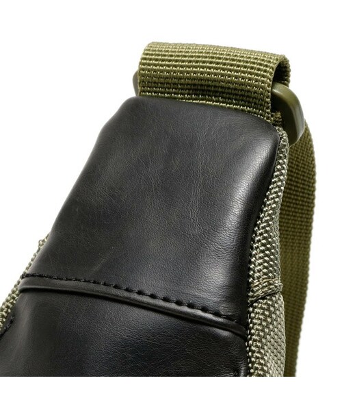 GRAVIS（グラヴィス）の「GRAVIS × atmos HOBO SMALL (OLIVE) OLIVE（バッグ・メンズ・オリーブ・ONE SIZE）」の7枚目の写真
