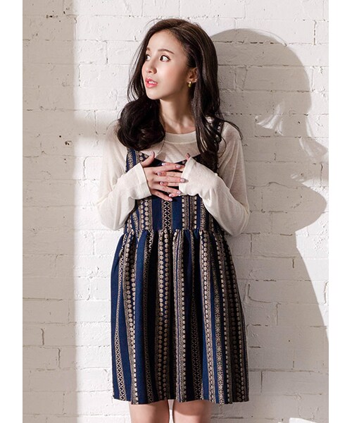 gracegift（グレースギフト）の「韓國百搭細針織棉質上衣（トップス・レディース・白/深藍・F）」の6枚目の写真