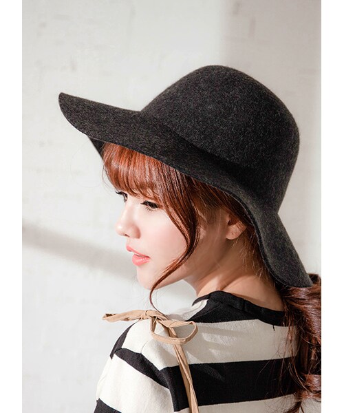 gracegift（グレースギフト）の「韓國輕法優雅素色毛呢女優帽（帽子・レディース・深灰/酒紅/黑・F）」の2枚目の写真