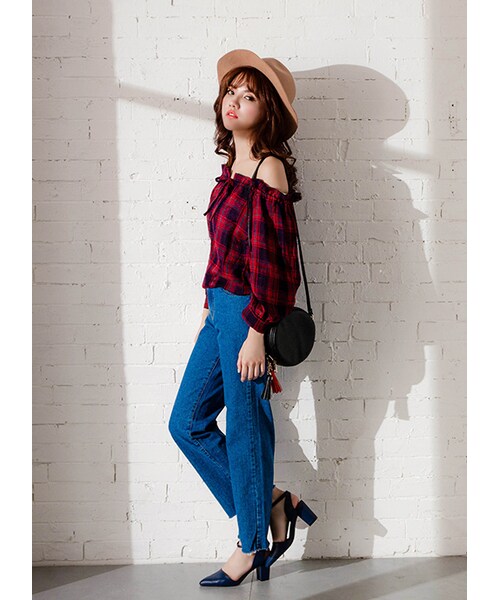 gracegift（グレースギフト）の「韓國極簡質感壓紋流蘇小圓包（バッグ・レディース・紅/黑・F）」の15枚目の写真