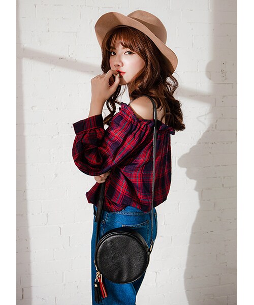 gracegift（グレースギフト）の「韓國極簡質感壓紋流蘇小圓包（バッグ・レディース・紅/黑・F）」の14枚目の写真