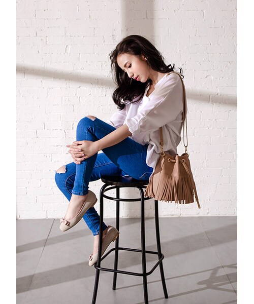 gracegift（グレースギフト）の「韓國流蘇皮革束口水桶包（バッグ・レディース・杏・F）」の7枚目の写真