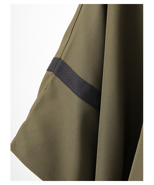 E hyphen world gallery（イーハイフンワールドギャラリー）の「・ラインスクエアポンチョブラウス（トップス・オフホワイト/カーキ/ネイビー・F）」の9枚目の写真