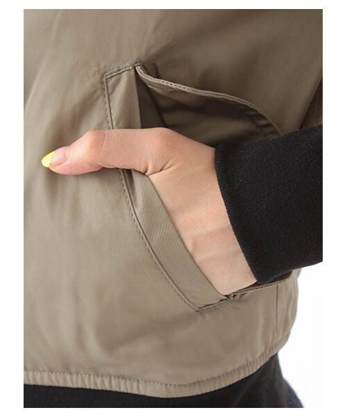 E hyphen world gallery（イーハイフンワールドギャラリー）の「リバーシブルブルゾン（ジャケット/アウター・ブラック/カーキ）」の8枚目の写真