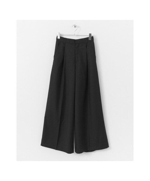 KBF(ケイビーエフ)の「ワイドワイドパンツ(パンツ・レディース・BEIGE/CHARCOAL/BLACK・one)」の2枚目の写真