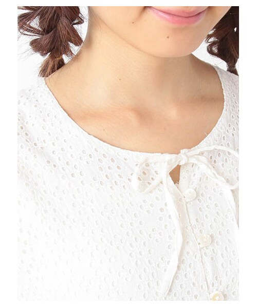 ehka sopo(エヘカソポ)の「スモッキングワンピース 1101857-21-13-11(ワンピース/ドレス・アイボリー/オフホワイト/サックスブルー・M)」の7枚目の写真