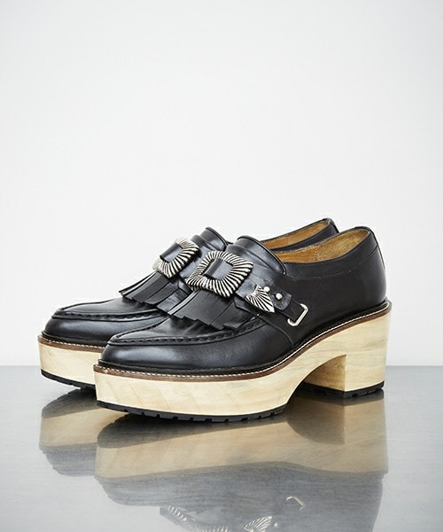 TOGA PULLA(トーガ プルラ)の「TOGA PULLA キルト木靴(その他シューズ・レディース・ブラック/ダークグリーン/ライトブラウン・36/37/38/39)」の4枚目の写真