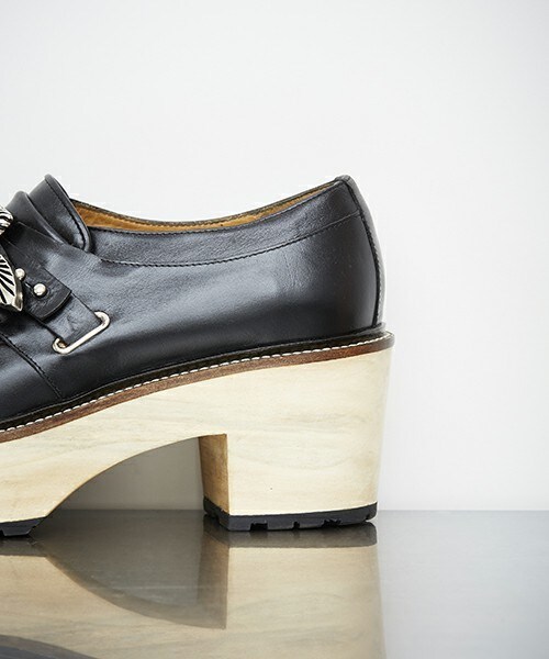 TOGA PULLA(トーガ プルラ)の「TOGA PULLA キルト木靴(その他シューズ・レディース・ブラック/ダークグリーン/ライトブラウン・36/37/38/39)」の7枚目の写真