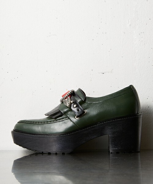 TOGA PULLA(トーガ プルラ)の「TOGA PULLA キルト木靴(その他シューズ・レディース・ブラック/ダークグリーン/ライトブラウン・36/37/38/39)」の3枚目の写真