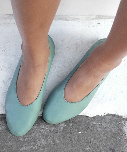 DHOLIC（ディーホリック）の「本革フラットシューズ（パンプス・レディース・クリーム/ディープミント/ブラウン/ブラック/ワイン・230/235/240/245/250）」の4枚目の写真