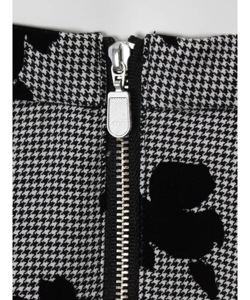 31 Sons de mode（トランテアン　ソン　ドゥ　モード）の「フロッキーフレアースカート（スカート・レディース・グレー/ブラック・36/38）」の7枚目の写真