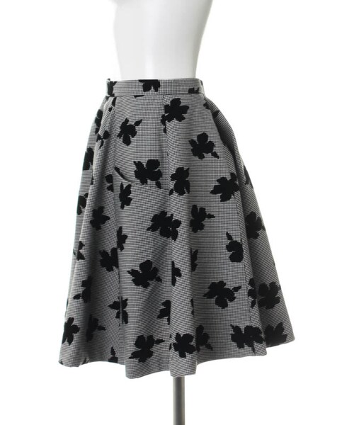 31 Sons de mode（トランテアン　ソン　ドゥ　モード）の「フロッキーフレアースカート（スカート・レディース・グレー/ブラック・36/38）」の3枚目の写真