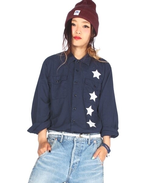 RNA(アールエヌエー)の「スターワークシャツ(トップス・レディース・ホワイト/ブラック/ネイビー・M)」の3枚目の写真
