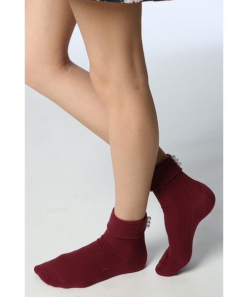 tutuanna（チュチュアンナ）の「3連パールモチーフ付き三つ折りリブソックス（靴下・レディース・ワイン・22-25cm）」の5枚目の写真