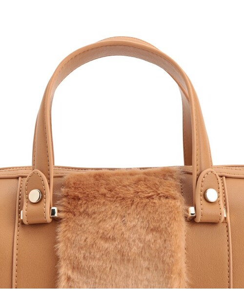 ADAM ET ROPE'（アダムエロペ）の「ファーコンビボストンバッグ（バッグ・レディース・ブラック/キャメル系・M）」の8枚目の写真