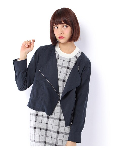 PAGEBOY（ページボーイ）の「ピーチ起毛ノーカラーブルゾン（ジャケット/アウター・レディース・キャメル/カーキ/ネイビー）」の3枚目の写真