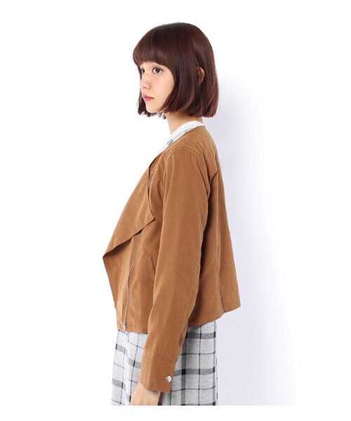 PAGEBOY（ページボーイ）の「ピーチ起毛ノーカラーブルゾン（ジャケット/アウター・レディース・キャメル/カーキ/ネイビー）」の5枚目の写真