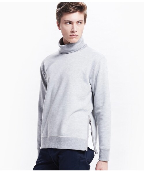 ADAM ET ROPE'(アダムエロペ)の「TCダンボール タートルネック(トップス・メンズ・グレー/ホワイト系/ネイビー・M/L)」の8枚目の写真