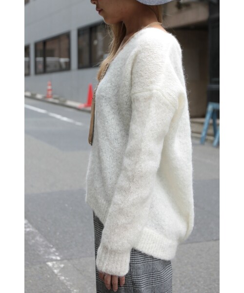 JOURNAL STANDARD relume（ジャーナルスタンダード　レリューム）の「《予約》ALPACA BRUSH Vネックプルオーバー◆（トップス・レディース・グレーA/ホワイト/ブラウン・フリー）」の11枚目の写真
