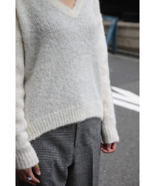 JOURNAL STANDARD relume（ジャーナルスタンダード　レリューム）の「《予約》ALPACA BRUSH Vネックプルオーバー◆（トップス・レディース・グレーA/ホワイト/ブラウン・フリー）」の15枚目の写真